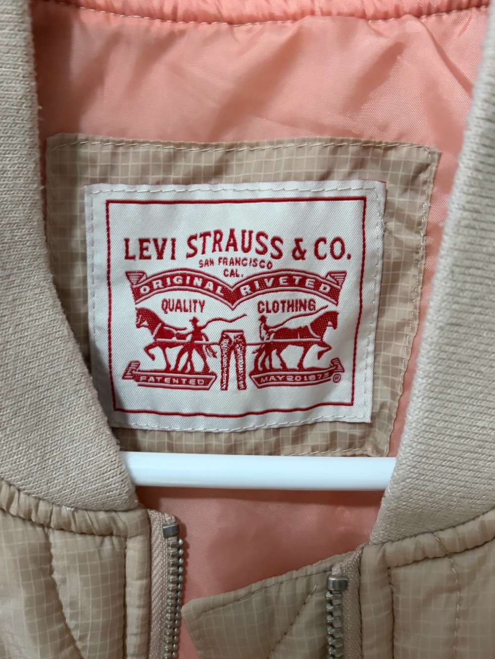Levi's Quilted Bomber Jacket in Beige - Picture 4 of 5